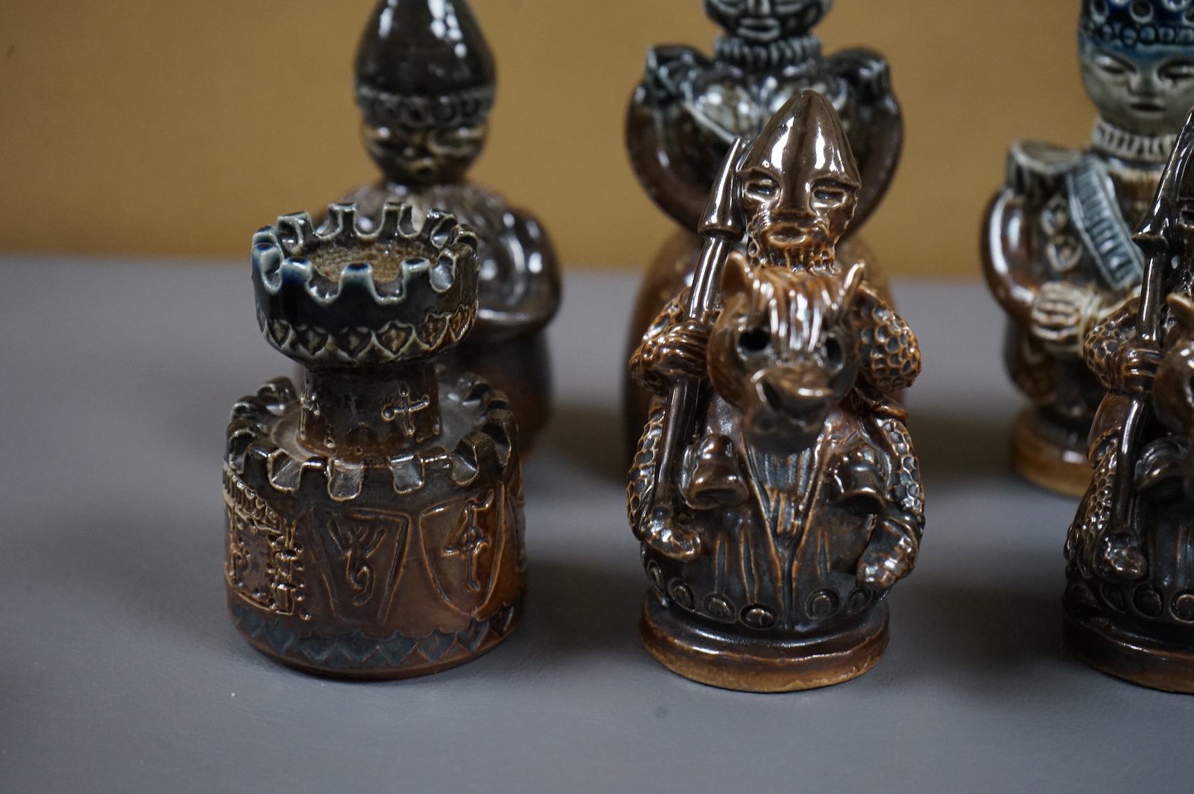 Guy Sydenham (1916-2005), a set of 16 black side chess pieces, tallest 11cm